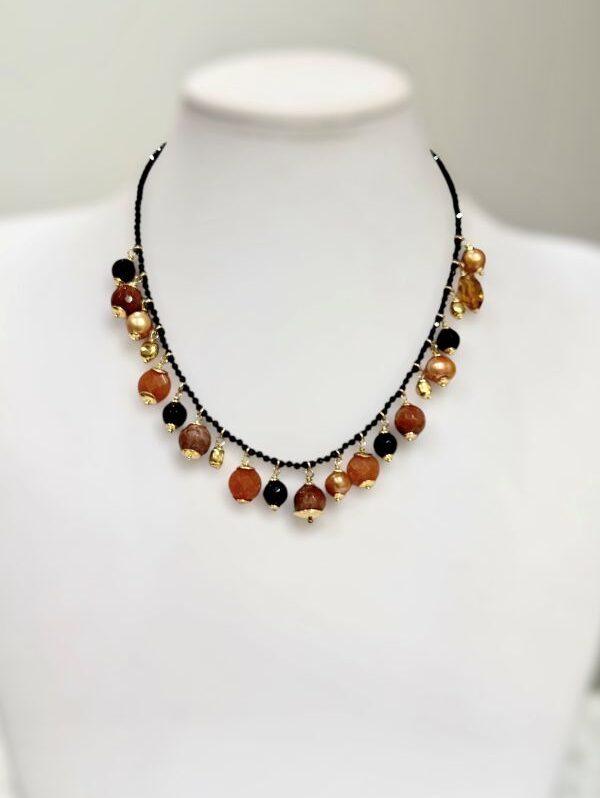 Collana girocollo con ciondolini Arabella