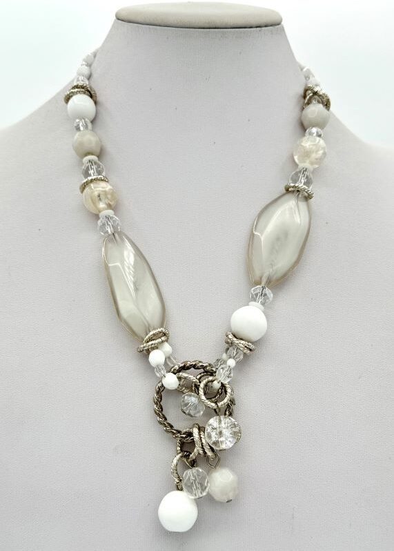 Collana con ciuffo White Moon