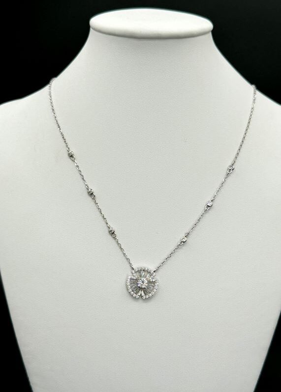 Collana in argento e zirconi Flower