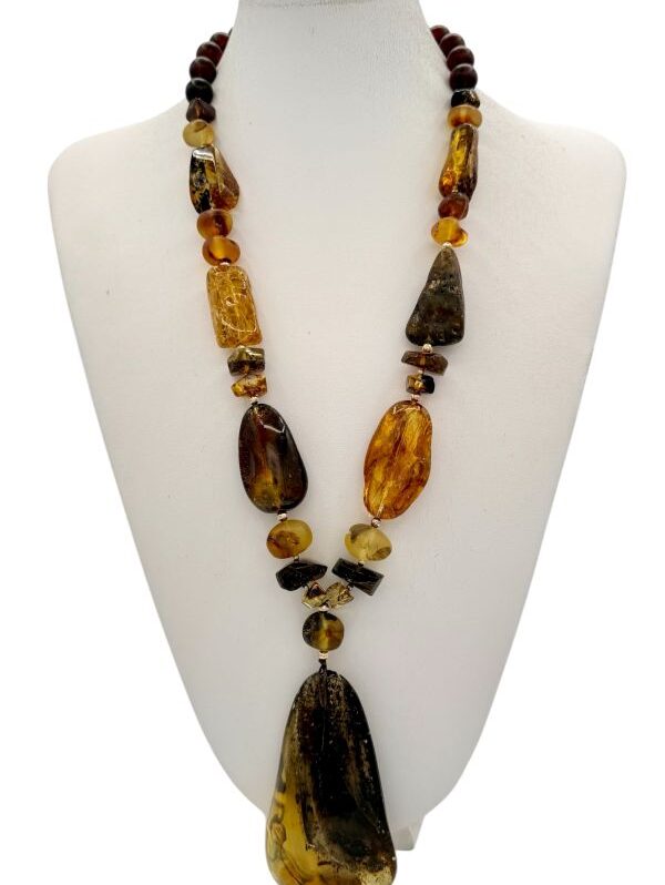 Collana lunga in ambra Giorgia
