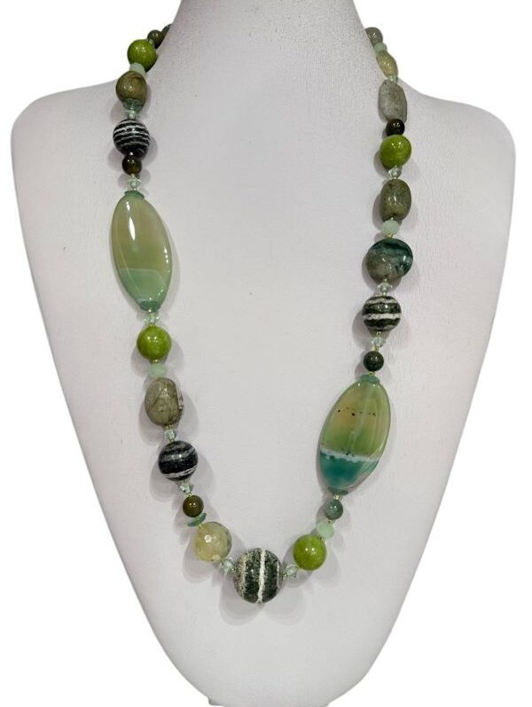 Collana in pietre dure verde Elisabeth